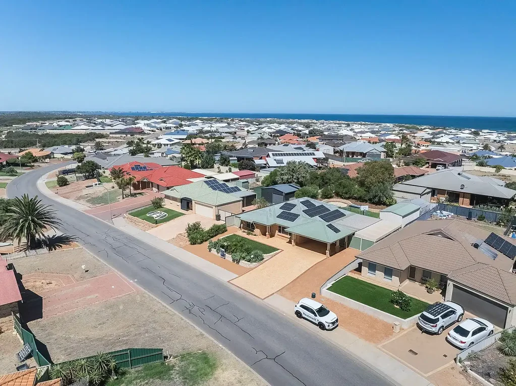 15 Hillview Drive, Drummond Cove, WA 6532