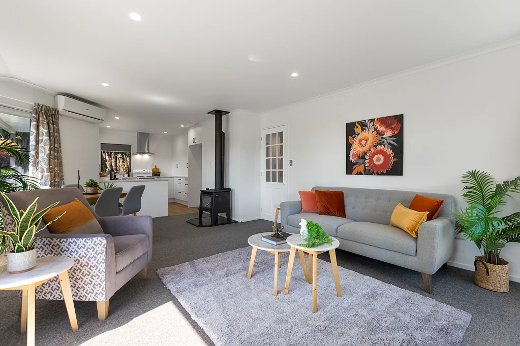 Whalers Gate 3Moenga Bright, Beautiful and Brilliantly Presented