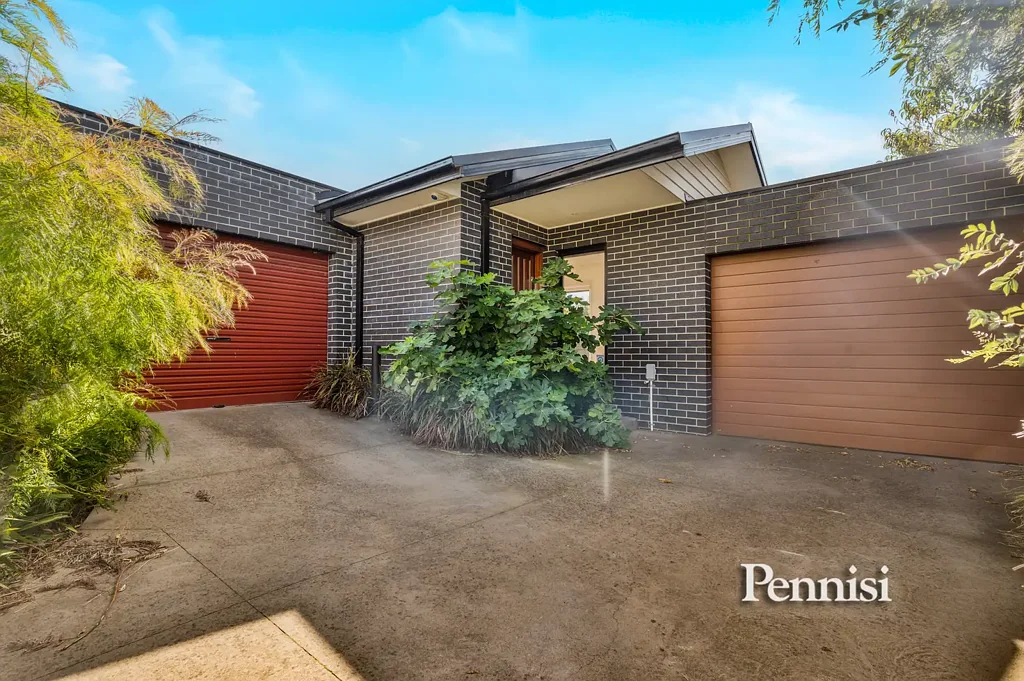 FOR LEASE BY PENNISI