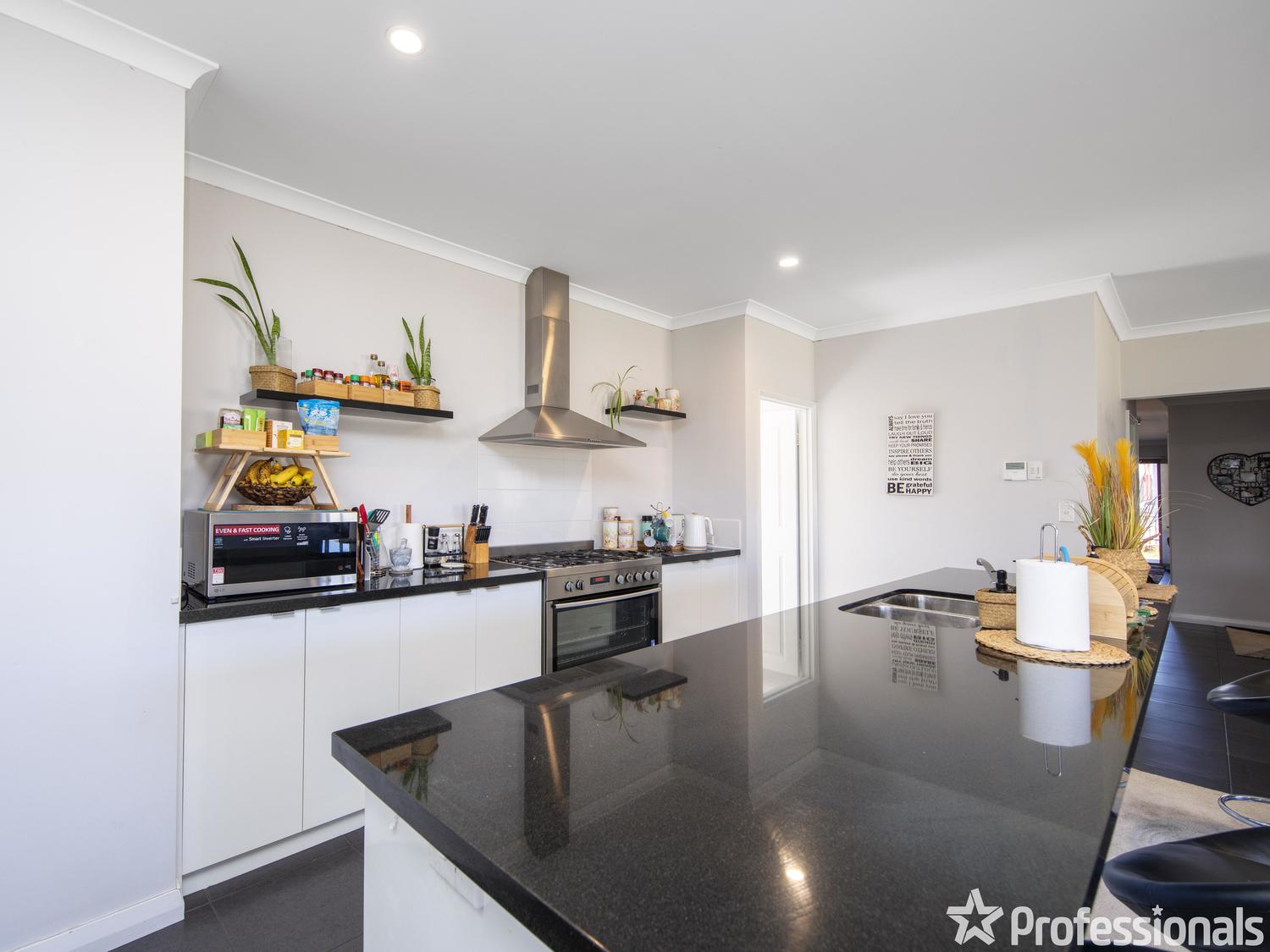 184 SUFFOLK ST, CAVERSHAM WA 6055, 0 Schlafzimmer, 0 Badezimmer, House