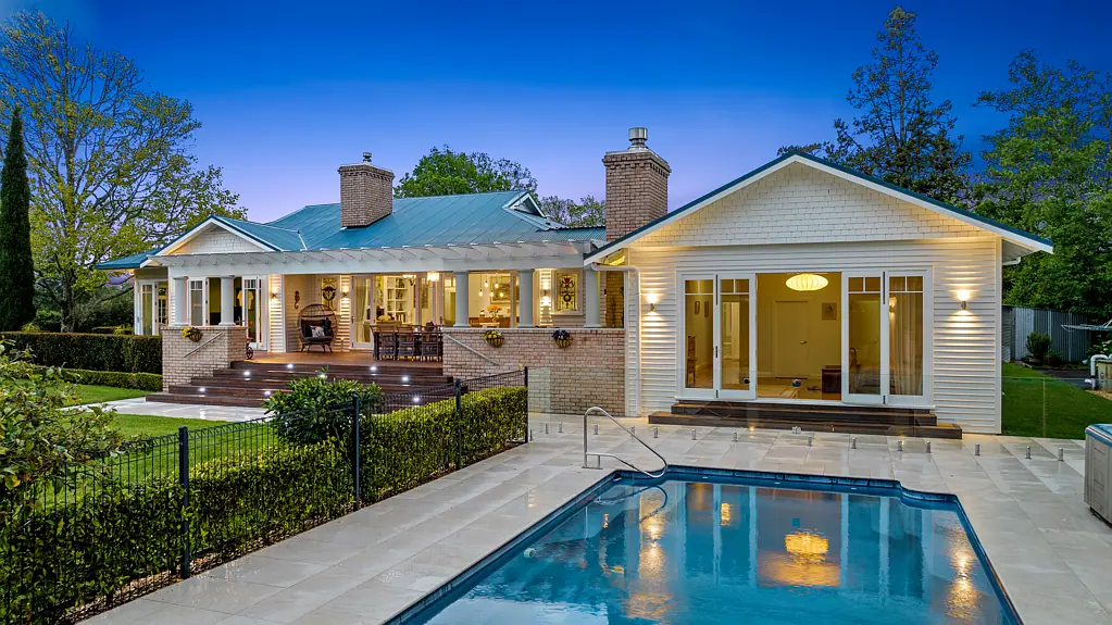 Kumeu 6房 乡村庄园！2.29公顷地块，Future Urban区，围栏牧场+恒温泳池，宁静与便利兼得！ Serious Sellers  Make This Lifestyle Retreat Yours