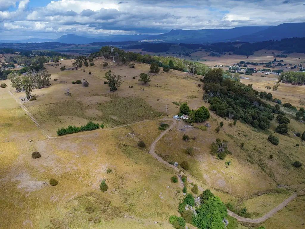 Mole Creek 3غرفة نوم Stunning Land with Farmhouse