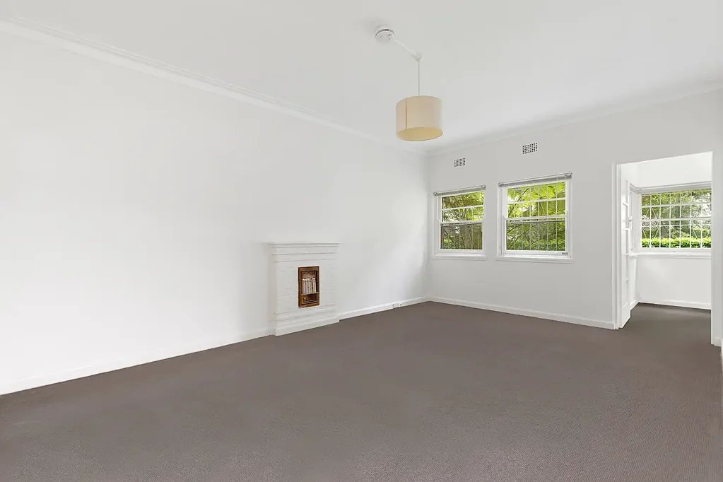 Spacious Ground Floor Art Deco Unit