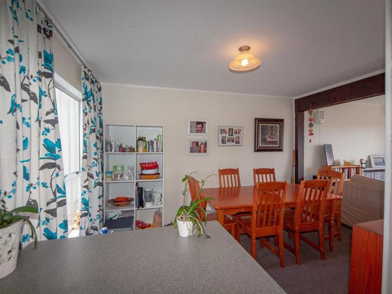 15 Hollydale Grove, Churton Park, Wellington, 3 habitaciones, 2 baños