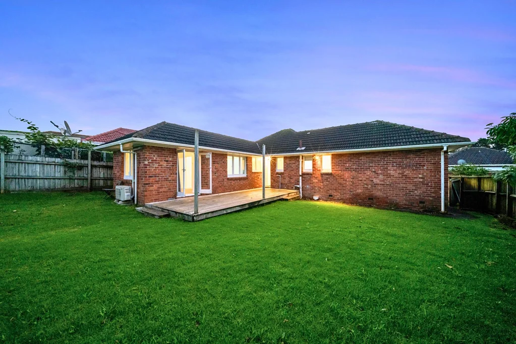 Mount Roskill 3chambre Classic Charm Meets Huge Potential