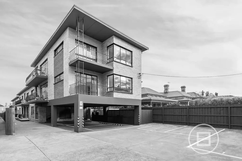 Brunswick 2部屋 Auction Saturday 8th August at 12pm