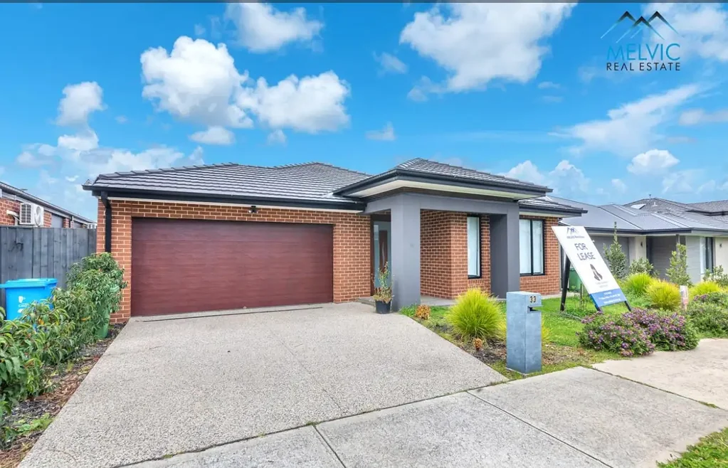 33 Kernot Parade, Clyde, VIC 3978