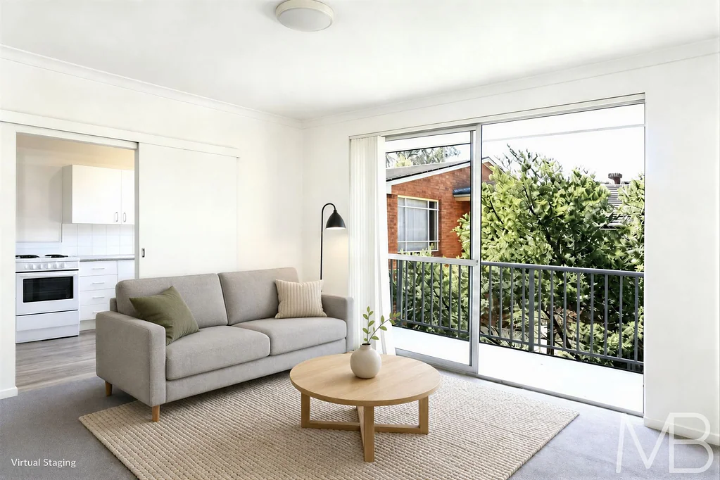 Top-Floor Unit in a Convenient Location