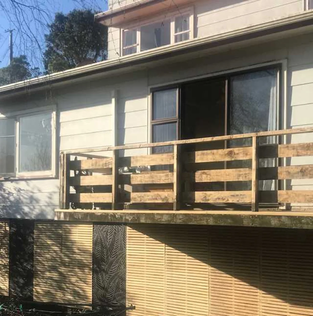 Newlands 2Moenga Hidden Two bedroom Gem in Wellington