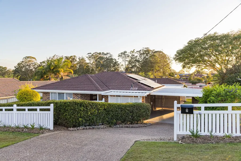 7 Brewster Court, Petrie, QLD 4502