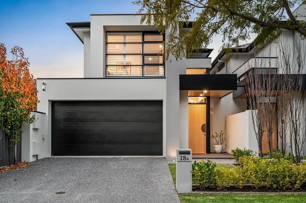 Grange 4 Bedroom A Modern Masterpiece, Just Footsteps From The Glistening Grange Coastline