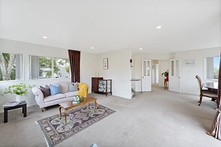 1/210A East Coast Road, Forrest Hill, Forrest Hill, North Shore City