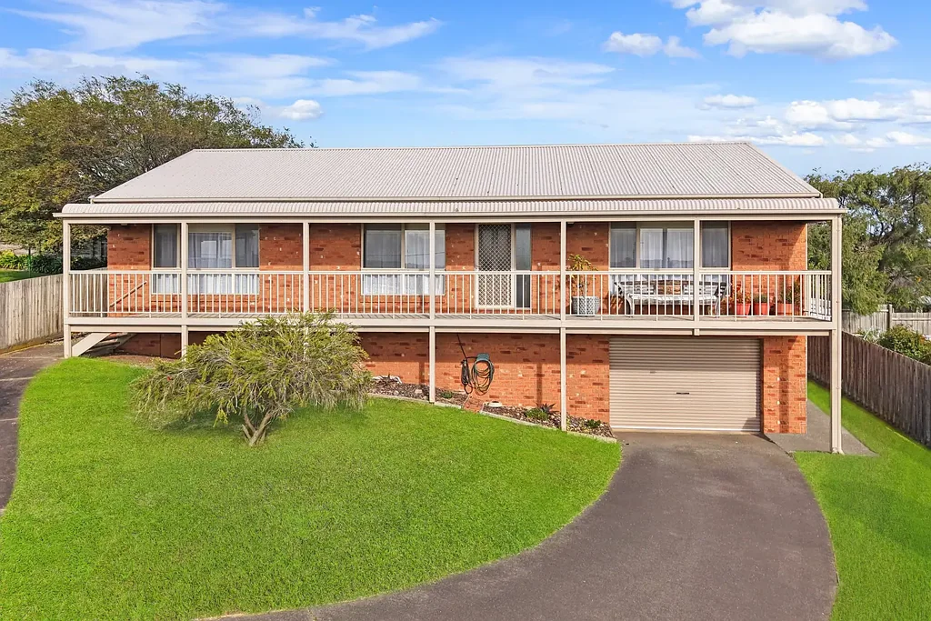 Warrnambool 3房  Immaculate Central Brick Townhouse in Quiet Court