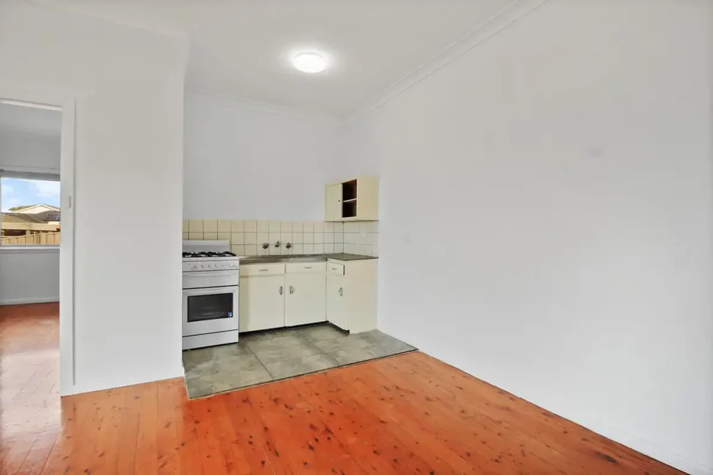 Light-Filled Apartment with Scenic Views & Exceptional Convenience