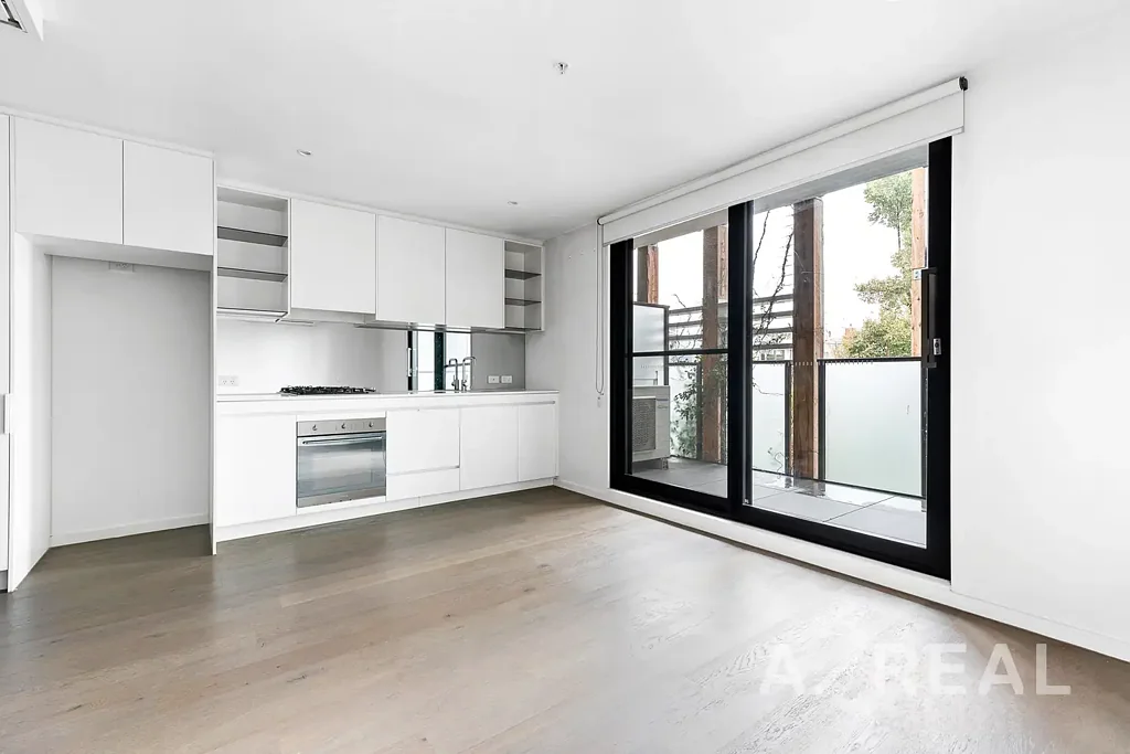 Modern 1 Bedroom apartment in very convenient location