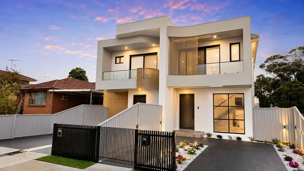 Canley Heights 5침실 Contemporary Luxury, Family Functionality & Exceptional Convenience