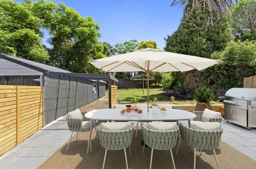 Quirindi 3部屋 DELIGHTFUL HISTORIC DOUBLE-BRICK COTTAGE