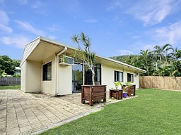 106 Sooning St, Nelly Bay