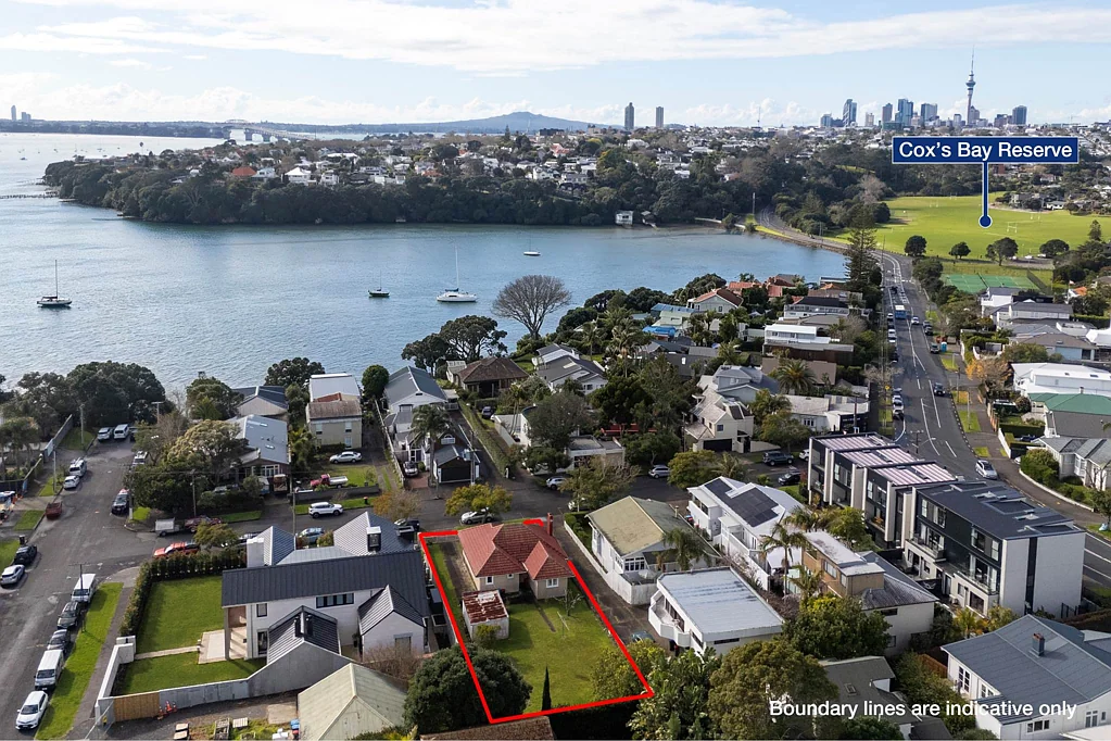 Westmere 3ਬੈੱਡਰੂਮ Rebuild or Develop At Waterfront