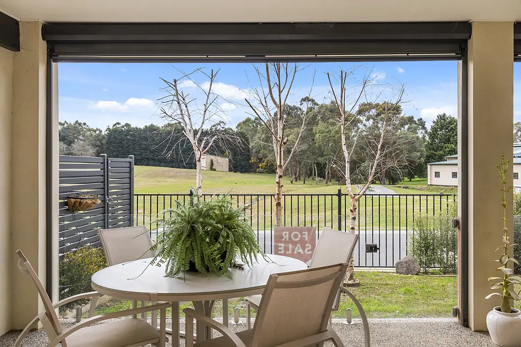 Wallan 2房  Perfect location, Stunning Villa with Gas log fireplace & loads of extras