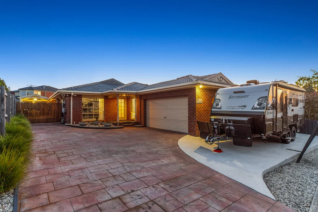 20 Heysen Drive, Skye, VIC 3977