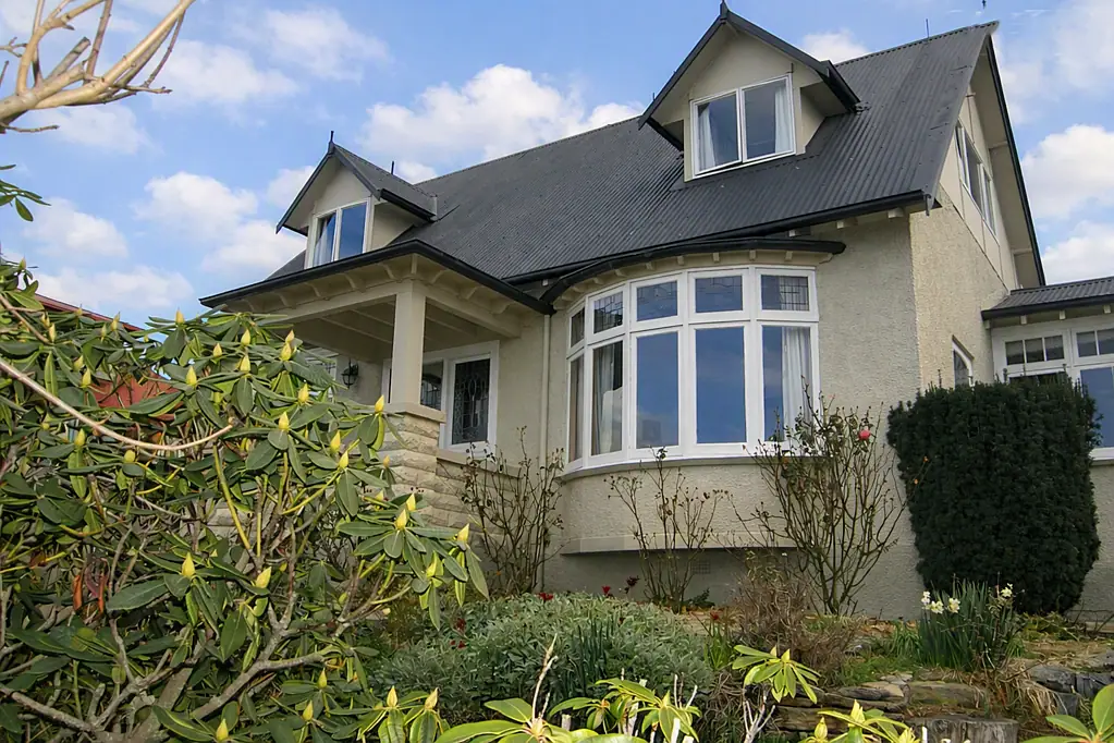 Oamaru 3Kwarto Character Home with Harbour & Town Views