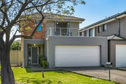 8 Santa Cruz View, Point Cook