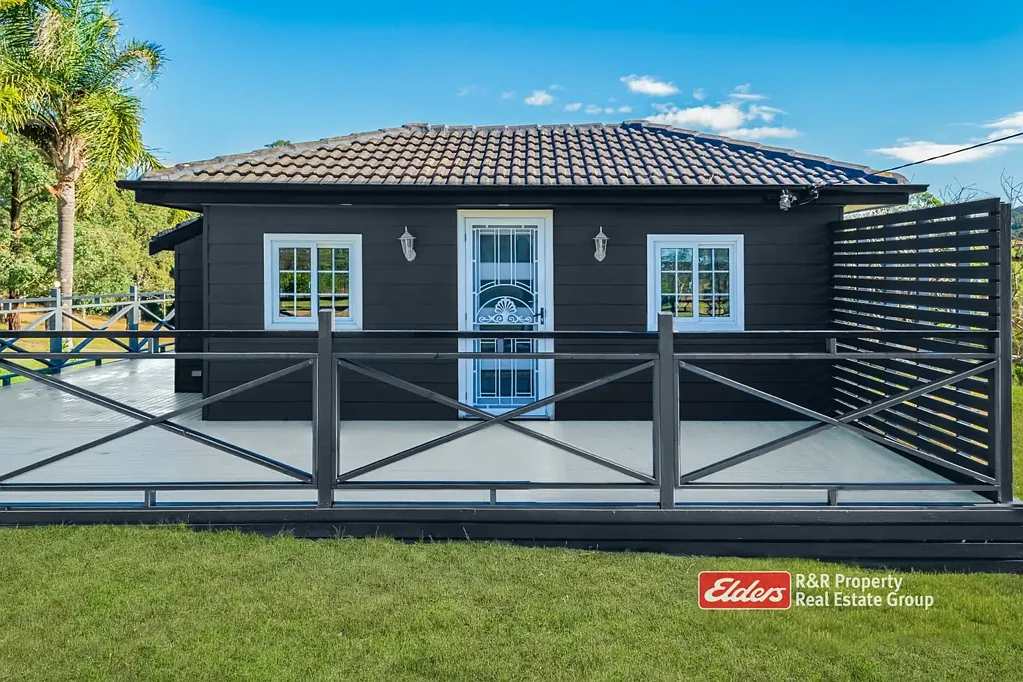Girvan 3कमरा Renovated Cottage on 15 Cleared Acres