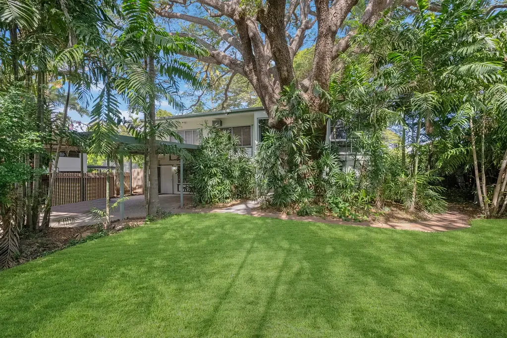 Mundingburra 3房  3 Bedrooms plus Guest Retreat and Second Bathroom Downstairs