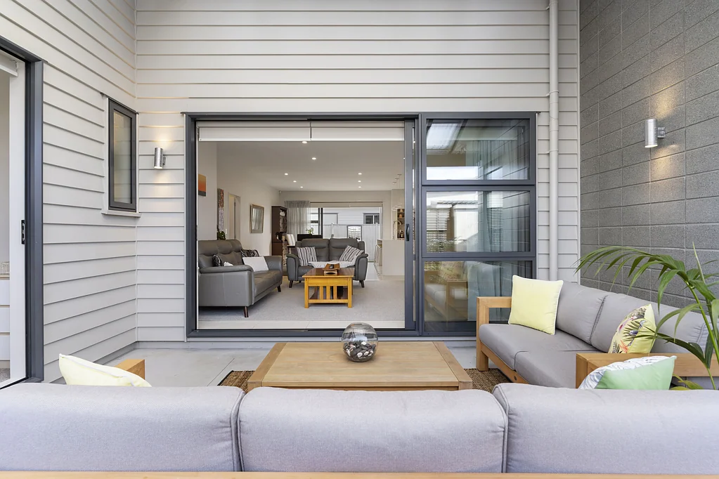 Beachlands 4房  Sun-Soaked, Stylish, and Seriously for Sale!