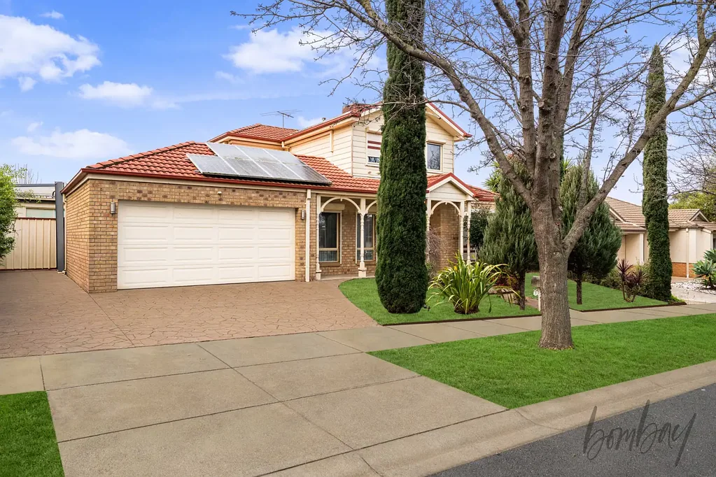 Craigieburn 4Moenga Renovation & Investment Opportunity in a Prime Craigieburn Location