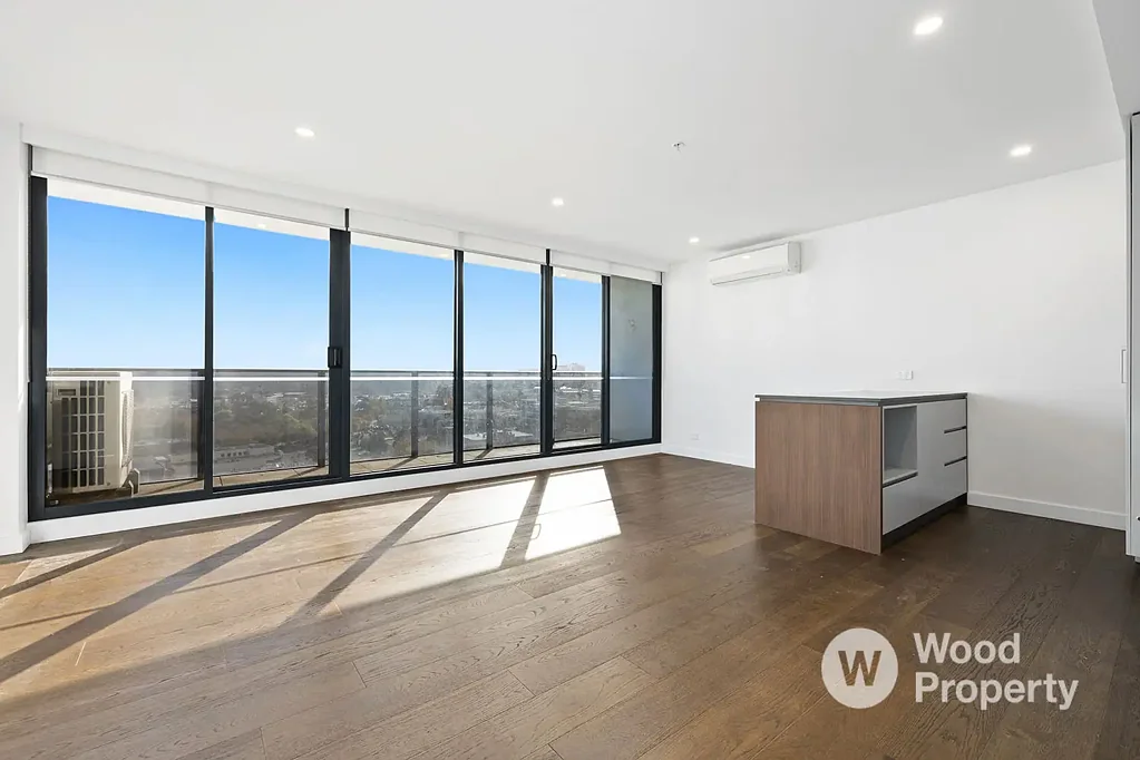 Sophisticated Living Beside Flagstaff Gardens