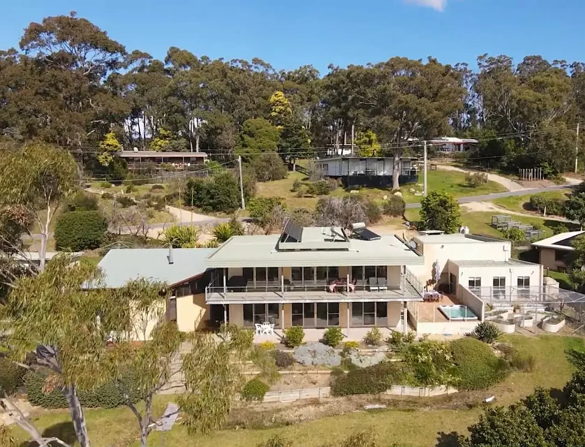 32, 34-36 Karbeethong Avenue, Mallacoota, Bairnsdale (North Gippsland), 4 ਕਮਰੇ, 3 ਬਾਥਰੂਮ, House