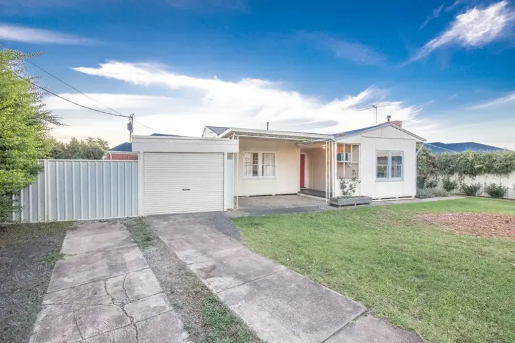 Spacious Family Home | 8km to the CBD