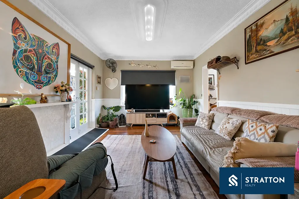 Mount Nasura 5ห้องนอน Elevated Family Living with CBD Views, Attached Granny Flat & Development Potential