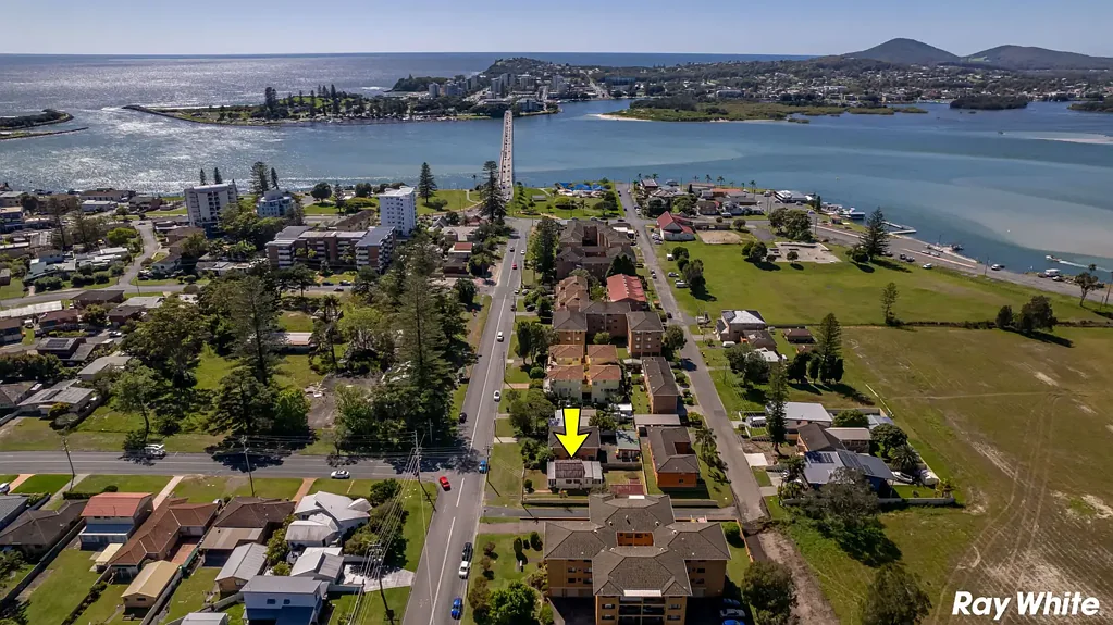 Tuncurry 2ਬੈੱਡਰੂਮ Investment, Development - Or Both??