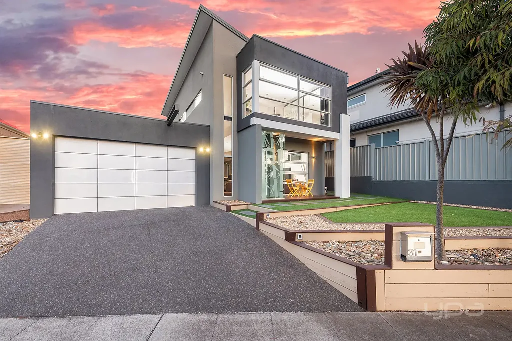 31 Caesia Way, Caroline Springs, VIC 3023