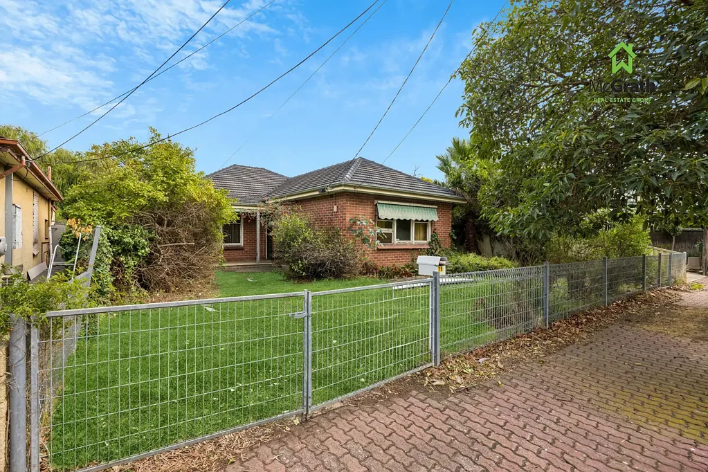 Glenelg North 3房  Prime Land Value Opportunity