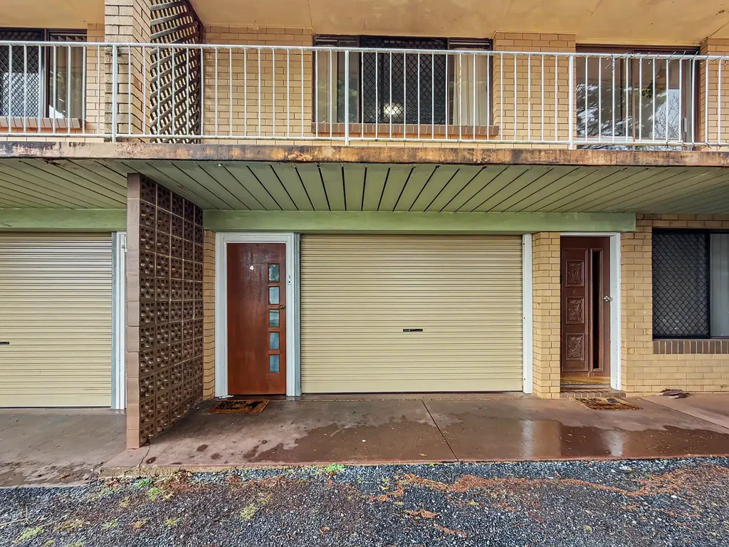 Easy-Care Unit Close to Shops, Schools & CBD