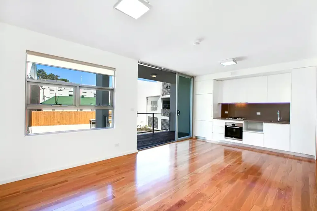 Compact & Cool Manhattan Style Apartment | Unfurnished
