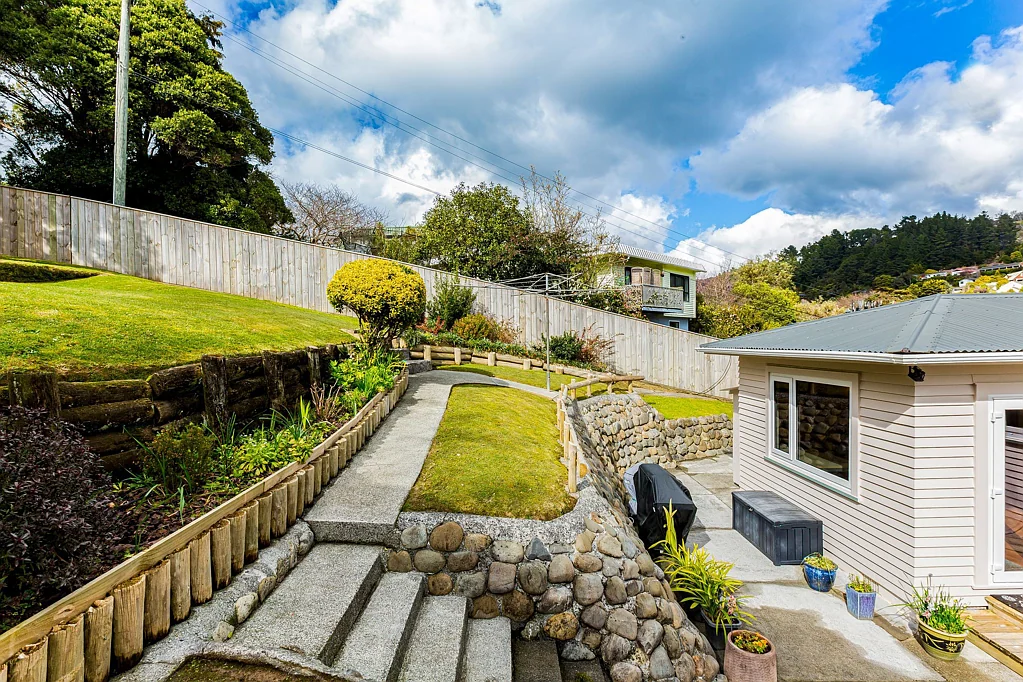 Silverstream 3房  Snap it up! Timeless charm, stunning views