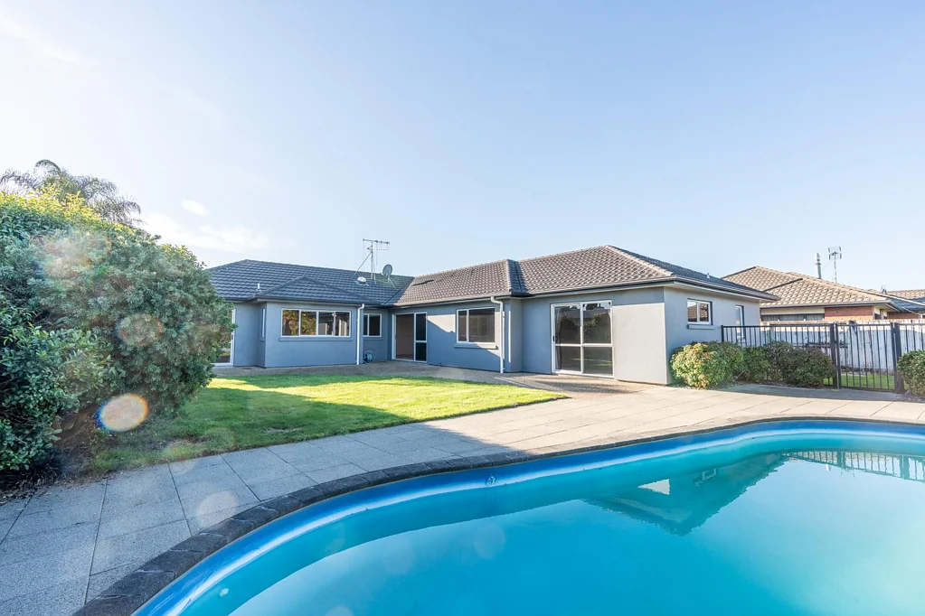 Rototuna 5 Bedroom Vacant and Immediate Possession