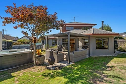 49 Olympus Way, Richmond