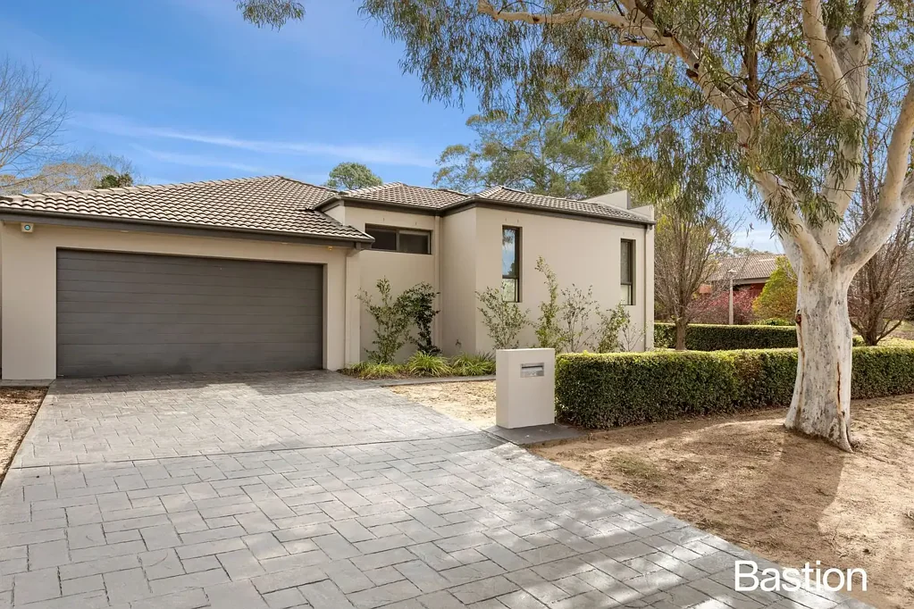 Chifley 4ਬੈੱਡਰੂਮ Contemporary Family Living in a Prime Woden Location