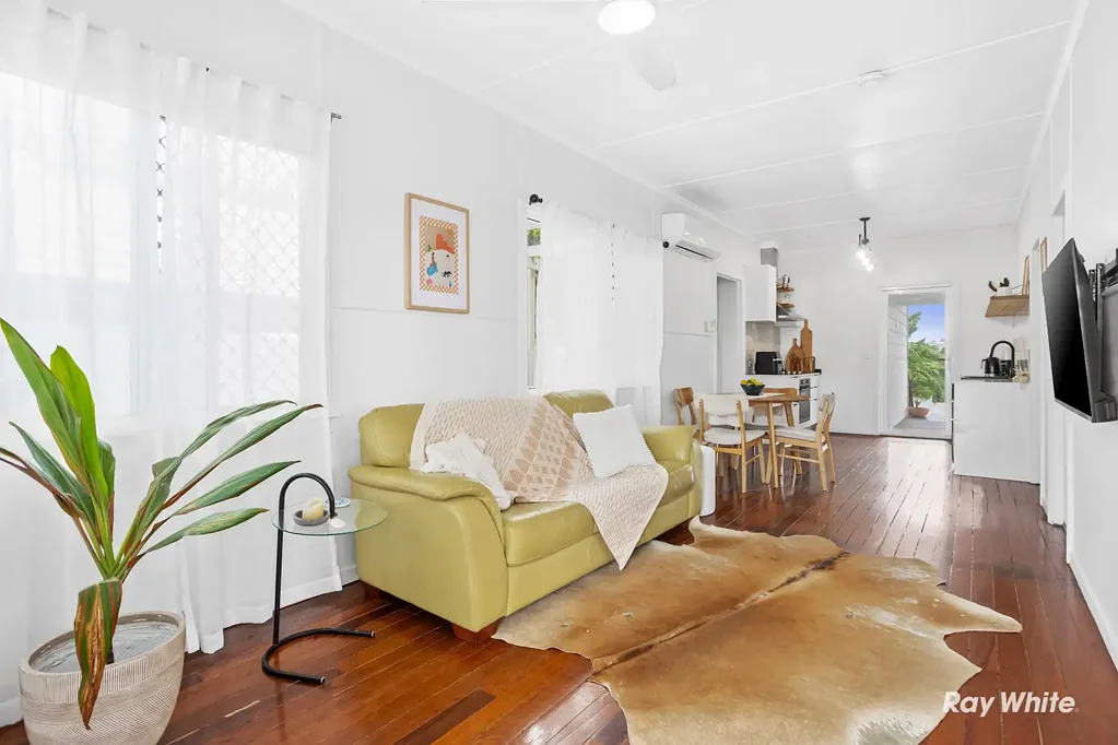 24 Matthew Flinders Drive, Cooee Bay, QLD 4703