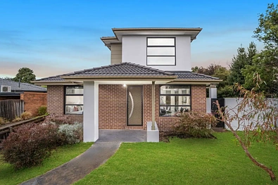 Rowville 4 Slaapkamer Refined park-side living with effortless family appeal