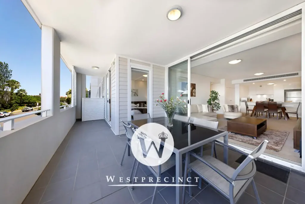 In transition? We offer fine furnished stays from 3 months +