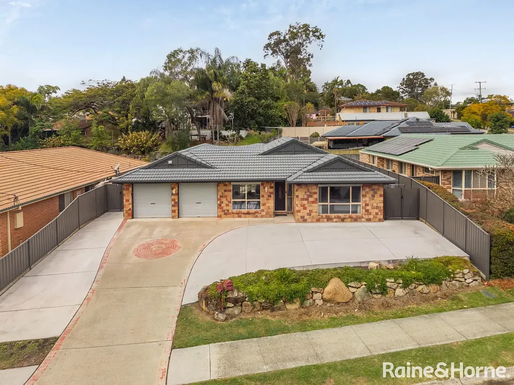 Albany Creek 5બેડરૂમ Spacious Family Living with Pool, Flexibility & Exceptional Vehicle Accommodation