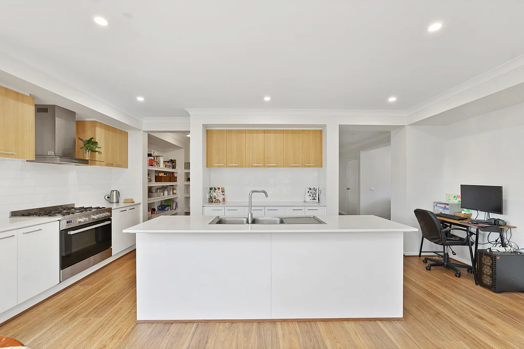 6 Yarra Drive, Warrnambool, VIC 3280