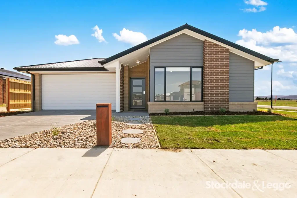 Near New Family Home in Silverwood Estate